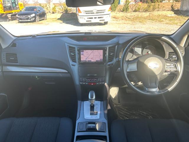 レガシィアウトバック ２．５ｉアイサイト　後期モデル　タイミングチェーン　レーダークルーＡＷズ　Ｂｌｕｅｔｏｏｔｈオーディオ　フルセグＴＶ　バックカメラ　ＥＴＣ　スマートキー　プッシュスタート　パワーシート　ＨＩＤ　社外１７インチＡＷ（6枚目）