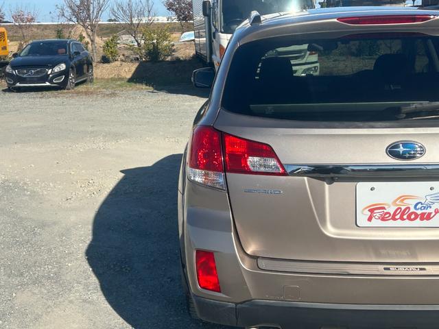 レガシィアウトバック ２．５ｉアイサイト　後期モデル　タイミングチェーン　レーダークルーＡＷズ　Ｂｌｕｅｔｏｏｔｈオーディオ　フルセグＴＶ　バックカメラ　ＥＴＣ　スマートキー　プッシュスタート　パワーシート　ＨＩＤ　社外１７インチＡＷ（14枚目）