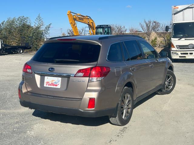 レガシィアウトバック ２．５ｉアイサイト　後期モデル　タイミングチェーン　レーダークルーＡＷズ　Ｂｌｕｅｔｏｏｔｈオーディオ　フルセグＴＶ　バックカメラ　ＥＴＣ　スマートキー　プッシュスタート　パワーシート　ＨＩＤ　社外１７インチＡＷ（16枚目）