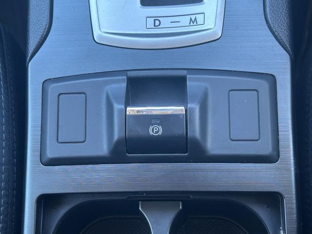 レガシィアウトバック ２．５ｉアイサイト　後期モデル　タイミングチェーン　レーダークルーＡＷズ　Ｂｌｕｅｔｏｏｔｈオーディオ　フルセグＴＶ　バックカメラ　ＥＴＣ　スマートキー　プッシュスタート　パワーシート　ＨＩＤ　社外１７インチＡＷ（20枚目）