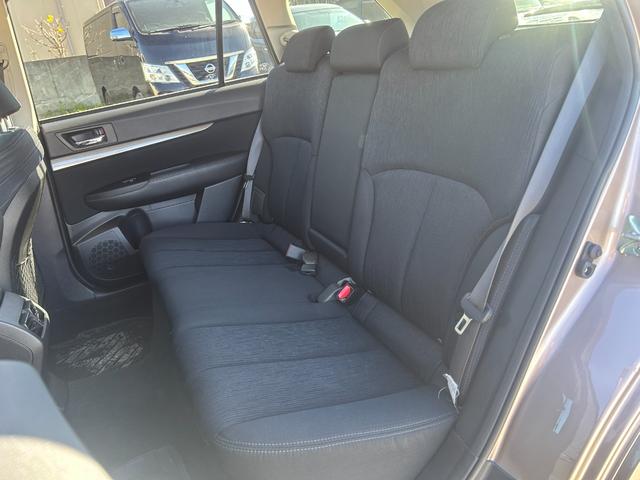 レガシィアウトバック ２．５ｉアイサイト　後期モデル　タイミングチェーン　レーダークルーＡＷズ　Ｂｌｕｅｔｏｏｔｈオーディオ　フルセグＴＶ　バックカメラ　ＥＴＣ　スマートキー　プッシュスタート　パワーシート　ＨＩＤ　社外１７インチＡＷ（26枚目）