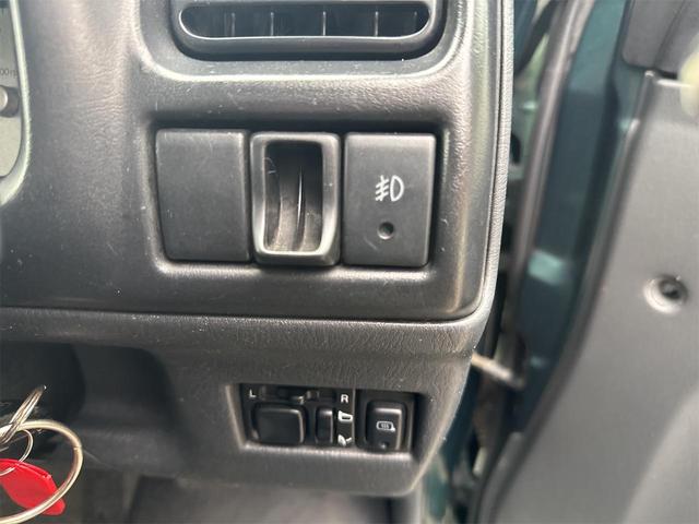 ジムニー ランドベンチャー　４ＷＤ　ＥＴＣ　電動格納ミラー　ＡＴ　ＡＢＳ　ＣＤ　ＭＤ　革シート　アルミホイール　衝突安全ボディ　エアコン　パワーステアリング　パワーウィンドウ　エンジンスターター　ワンセグナビ　レンタカー（50枚目）