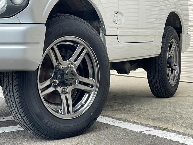 ジムニー ランドベンチャー　ＪＡ２２Ｗ　車検Ｒ９年７月迄　５速マニュアル　ノーマル車高　ＪＢ２３用ＥＮＫＥＩ純正ホイール　外装色褪せ無し　記録簿多　パートタイム４ＷＤ　フロントフォグ　運転席エアバック　ＡＢＳ　ターボ（20枚目）