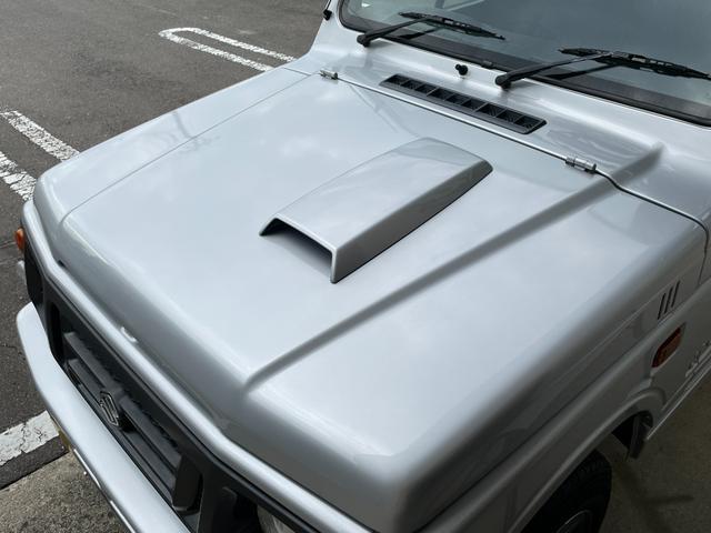 ジムニー ランドベンチャー　ＪＡ２２Ｗ　車検Ｒ９年７月迄　５速マニュアル　ノーマル車高　ＪＢ２３用ＥＮＫＥＩ純正ホイール　外装色褪せ無し　記録簿多　パートタイム４ＷＤ　フロントフォグ　運転席エアバック　ＡＢＳ　ターボ（24枚目）