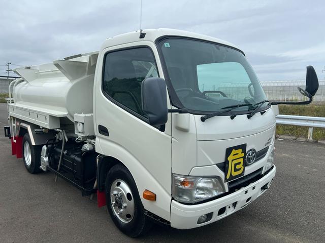 ダイナトラック  平成25年式 タンクローリー 車検付 マニュアル5速 切り替え4WD タンク容量3KL 消防書類有 ツインホースリール 2室タンク タンク ローリー ツーリール 4WD 2層 3KL(8枚目)