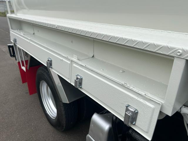 ダイナトラック  平成25年式 タンクローリー 車検付 マニュアル5速 切り替え4WD タンク容量3KL 消防書類有 ツインホースリール 2室タンク タンク ローリー ツーリール 4WD 2層 3KL(20枚目)