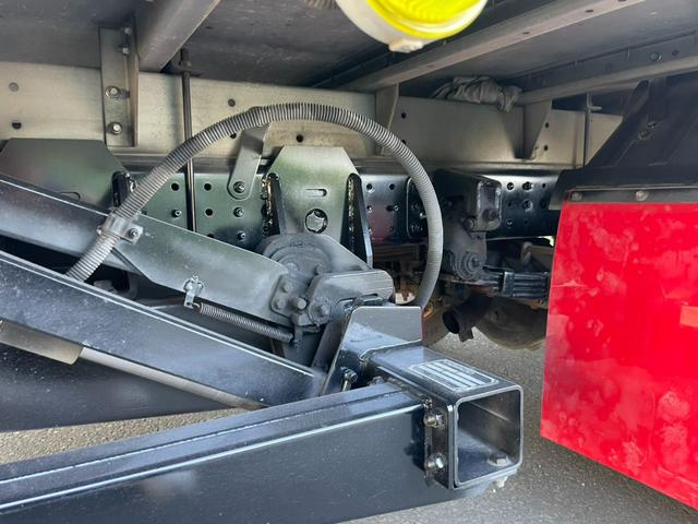 キャンター 　平成２３年式　アルミバン　パワーゲート　デュオニック　ＡＶ　ＰＧ　ラッシング２段　バックカメラ　昇降能力１０００ｋｇ　荷台内寸（長さ４３９　幅２０８　高さ２１６）（21枚目）