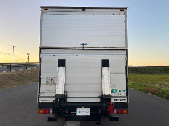 キャンター 　平成２３年式　アルミバン　パワーゲート　跳ね上げ　ＰＧ　ワイドロング　バン　デュオニック　ＡＴ限定可　車検付　積載３０００ｋｇ　昇降能力１０００Ｋｇ　荷台内寸（長さ４３５　幅２０８　高さ２２４）（5枚目）