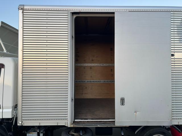 キャンター 　平成２３年式　アルミバン　パワーゲート　跳ね上げ　ＰＧ　ワイドロング　バン　デュオニック　ＡＴ限定可　車検付　積載３０００ｋｇ　昇降能力１０００Ｋｇ　荷台内寸（長さ４３５　幅２０８　高さ２２４）（12枚目）