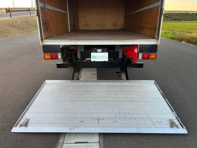 キャンター 　平成２３年式　アルミバン　パワーゲート　跳ね上げ　ＰＧ　ワイドロング　バン　デュオニック　ＡＴ限定可　車検付　積載３０００ｋｇ　昇降能力１０００Ｋｇ　荷台内寸（長さ４３５　幅２０８　高さ２２４）（17枚目）