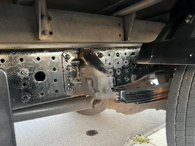 キャンター 　平成２３年式　アルミバン　パワーゲート　跳ね上げ　ＰＧ　ワイドロング　バン　デュオニック　ＡＴ限定可　車検付　積載３０００ｋｇ　昇降能力１０００Ｋｇ　荷台内寸（長さ４３５　幅２０８　高さ２２４）（24枚目）