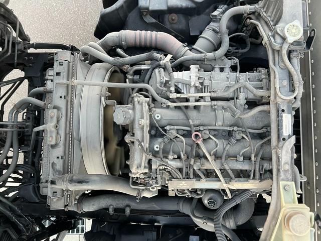 キャンター 　平成２３年式　アルミバン　パワーゲート　跳ね上げ　ＰＧ　ワイドロング　バン　デュオニック　ＡＴ限定可　車検付　積載３０００ｋｇ　昇降能力１０００Ｋｇ　荷台内寸（長さ４３５　幅２０８　高さ２２４）（30枚目）