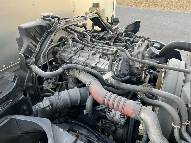 キャンター 　平成２３年式　アルミバン　パワーゲート　跳ね上げ　ＰＧ　ワイドロング　バン　デュオニック　ＡＴ限定可　車検付　積載３０００ｋｇ　昇降能力１０００Ｋｇ　荷台内寸（長さ４３５　幅２０８　高さ２２４）（31枚目）