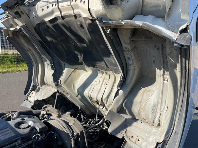 エルフトラック 平成19年式 ロング 平ボディー 準中型 AT限定可 スムーサーシフト 平 総重量5t未満 荷台内寸(長さ436 幅180)(12枚目)