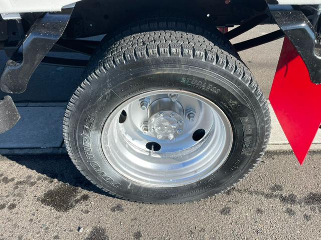 エルフトラック 平成19年式 ロング 平ボディー 準中型 AT限定可 スムーサーシフト 平 総重量5t未満 荷台内寸(長さ436 幅180)(17枚目)