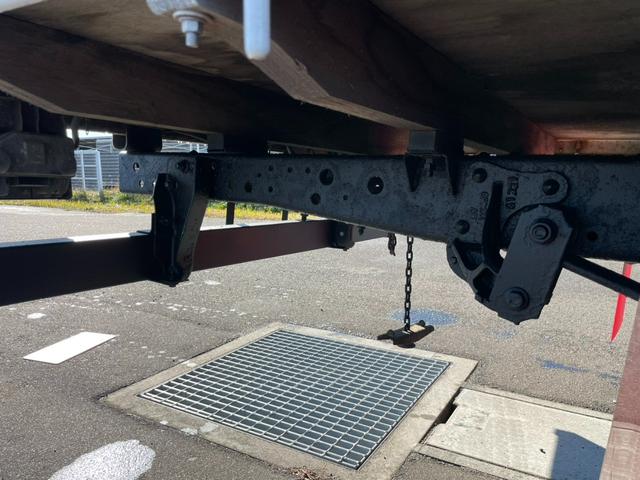 エルフトラック 平成19年式 ロング 平ボディー 準中型 AT限定可 スムーサーシフト 平 総重量5t未満 荷台内寸(長さ436 幅180)(18枚目)