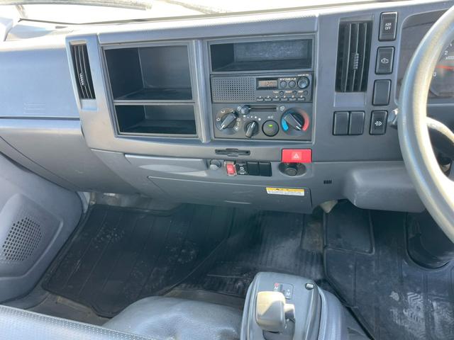 エルフトラック 平成19年式 ロング 平ボディー 準中型 AT限定可 スムーサーシフト 平 総重量5t未満 荷台内寸(長さ436 幅180)(22枚目)