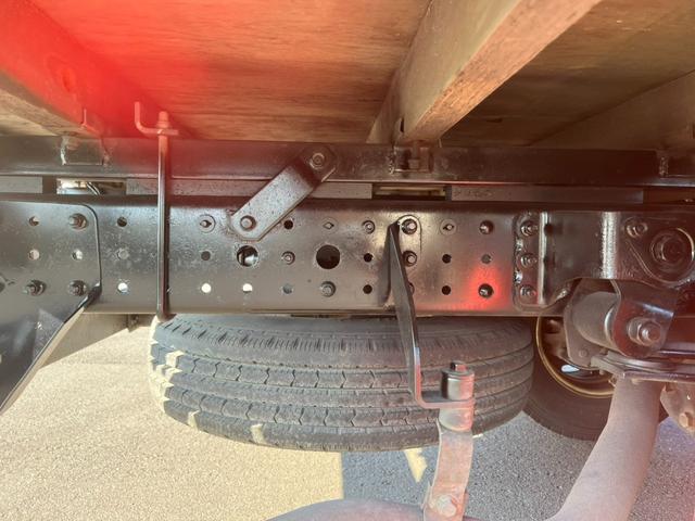 キャンター 　平成２６年式　ワイドロング　平ボディー　車両総重量５ｔ未満　　準中型免許対応　ＡＴ限定可　オートマ　準中型　平　荷台内寸（長さ４３３　幅１９２　高さ３８）（14枚目）