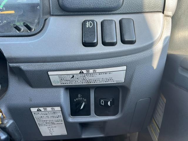 キャンター 　平成２６年式　ワイドロング　平ボディー　車両総重量５ｔ未満　　準中型免許対応　ＡＴ限定可　オートマ　準中型　平　荷台内寸（長さ４３３　幅１９２　高さ３８）（20枚目）