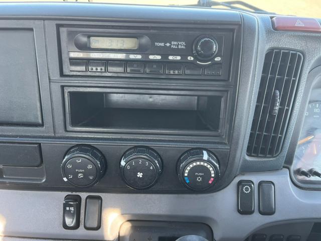 キャンター 　平成２６年式　ワイドロング　平ボディー　車両総重量５ｔ未満　　準中型免許対応　ＡＴ限定可　オートマ　準中型　平　荷台内寸（長さ４３３　幅１９２　高さ３８）（22枚目）