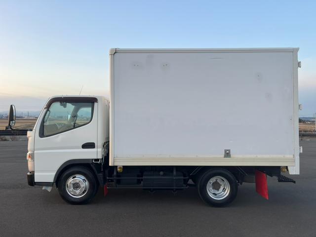 キャンター 　平成２８年式　パネルバン　デュオニック　ＡＴ限定可　準中型免許対応　フルタイム４ＷＤ　荷台内寸（長さ３１９　幅１８２　高さ１９０）（3枚目）