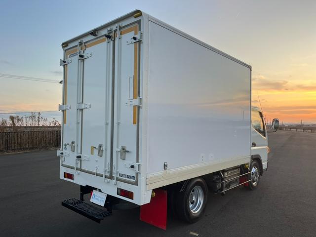 キャンター 　平成２８年式　パネルバン　デュオニック　ＡＴ限定可　準中型免許対応　フルタイム４ＷＤ　荷台内寸（長さ３１９　幅１８２　高さ１９０）（6枚目）