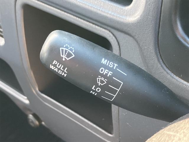 サンバートラック TC 4WD MT アルミホイール エアコン パワーステアリング 運転席エアバッグ カセット(21枚目)