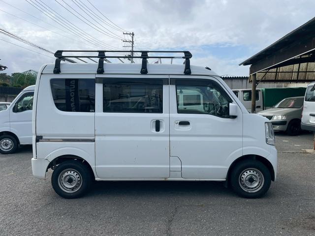 エブリイ ＰＣリミテッド　４ＷＤ　レーダーブレーキサポート装着車　キーレスエントリー　パワーウインドウ　ルーフキャリア　リースアップ　ワンオーナー（6枚目）