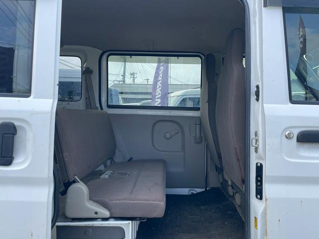 エブリイ ＰＣリミテッド　４ＷＤ　レーダーブレーキサポート装着車　キーレスエントリー　パワーウインドウ　ルーフキャリア　リースアップ　ワンオーナー（14枚目）