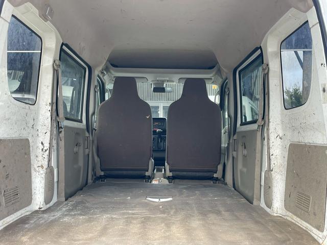 エブリイ ＰＣリミテッド　４ＷＤ　レーダーブレーキサポート装着車　キーレスエントリー　パワーウインドウ　ルーフキャリア　リースアップ　ワンオーナー（17枚目）