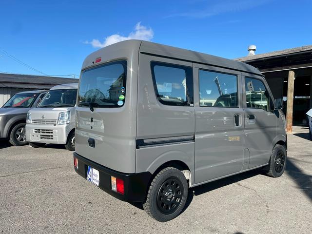 エブリイ ＰＡリミテッド　４ＷＤ　ミディアムグレー全塗装　新品デイトナホイル　新品オープンカントリーマッドタイヤ　レーダーブレーキサポート　セカンド発進　５ＡＧＳ（7枚目）