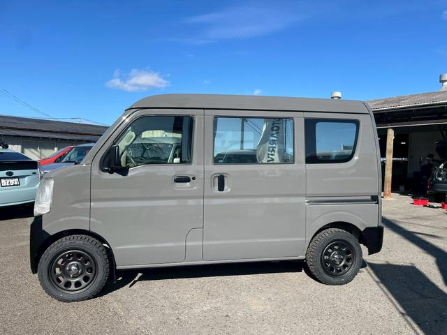 エブリイ ＰＡリミテッド　４ＷＤ　ミディアムグレー全塗装　新品デイトナホイル　新品オープンカントリーマッドタイヤ　レーダーブレーキサポート　セカンド発進　５ＡＧＳ（10枚目）