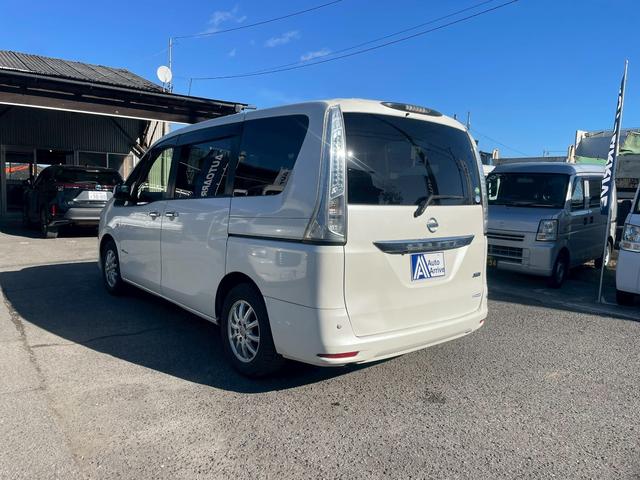 セレナ ２０Ｘ　Ｓ－ハイブリッド　ナビ　両側スライド・片側電動　スマートキー　電動格納ミラー　後席モニター　３列シート　フルフラット　ＣＶＴ　アルミホイール　盗難防止システム　衝突安全ボディ　ＡＢＳ（8枚目）