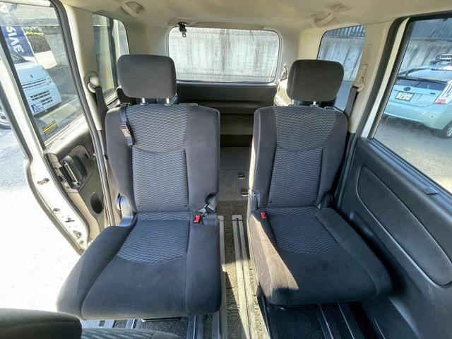 セレナ ２０Ｘ　Ｓ－ハイブリッド　ナビ　両側スライド・片側電動　スマートキー　電動格納ミラー　後席モニター　３列シート　フルフラット　ＣＶＴ　アルミホイール　盗難防止システム　衝突安全ボディ　ＡＢＳ（18枚目）