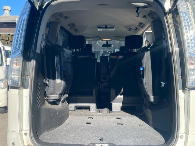 セレナ ２０Ｘ　Ｓ－ハイブリッド　ナビ　両側スライド・片側電動　スマートキー　電動格納ミラー　後席モニター　３列シート　フルフラット　ＣＶＴ　アルミホイール　盗難防止システム　衝突安全ボディ　ＡＢＳ（23枚目）