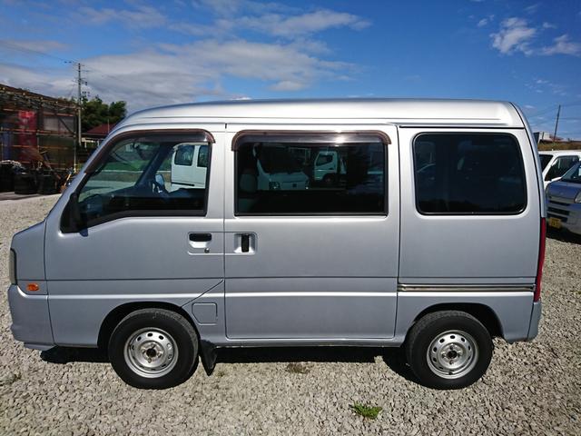 サンバーバン トランスポーター　車検２年付　エアコン　パワステ　パワーウインドウ　ＡＢＳ　オートマ　４ＷＤ　タイミングベルト交換済　キーレス　運転席／助手席エアバック　集中ロック付　左右スライドドア（3枚目）