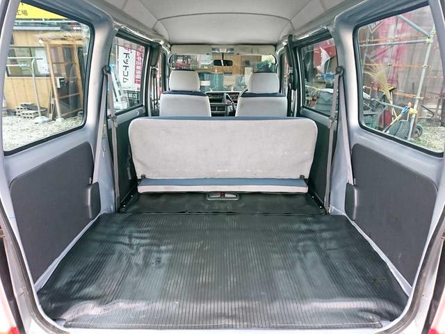 サンバーバン トランスポーター　車検２年付　エアコン　パワステ　パワーウインドウ　ＡＢＳ　オートマ　４ＷＤ　タイミングベルト交換済　キーレス　運転席／助手席エアバック　集中ロック付　左右スライドドア（15枚目）