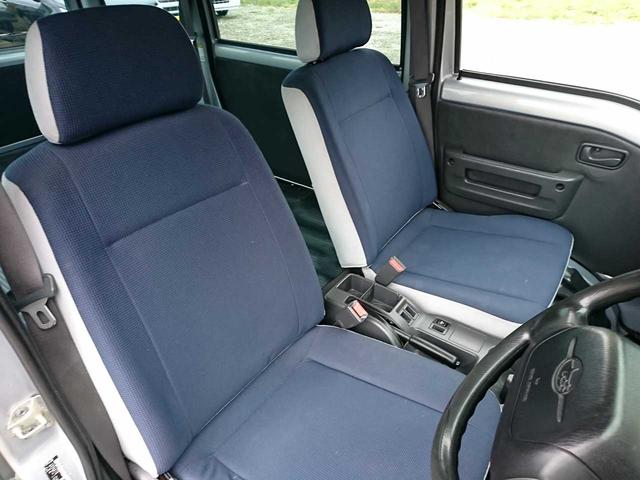 サンバーバン トランスポーター　車検２年付　エアコン　パワステ　パワーウインドウ　ＡＢＳ　オートマ　４ＷＤ　タイミングベルト交換済　キーレス　運転席／助手席エアバック　集中ロック付　左右スライドドア（24枚目）