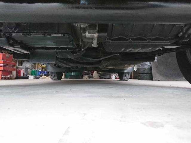 サンバーバン トランスポーター　車検２年付　エアコン　パワステ　パワーウインドウ　ＡＢＳ　オートマ　４ＷＤ　タイミングベルト交換済　キーレス　運転席／助手席エアバック　集中ロック付　左右スライドドア（30枚目）