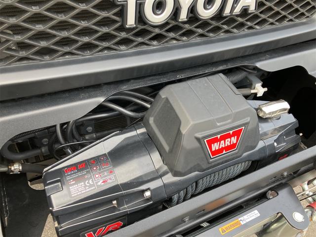 ＦＪクルーザー カラーパッケージ　４ＷＤ　ＥＴＣ　バックカメラ　クリアランスソナー　オートクルーズコントロール　ナビ　アルミホイール　キーレスエントリー　ＡＴ　盗難防止システム　衝突安全ボディ　ＣＤ　ＤＶＤ再生　ＵＳＢ（18枚目）