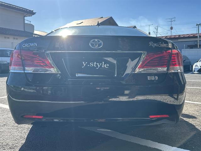 クラウンハイブリッド ロイヤルサルーンＧ　ＥＴＣ　オートクルーズコントロール　バックカメラ　ナビ　アルミホイール　オートマチックハイビーム　オートライト　ＨＩＤ　ＣＶＴ　シートヒーター　スマートキー　電動格納ミラー　盗難防止システム（6枚目）
