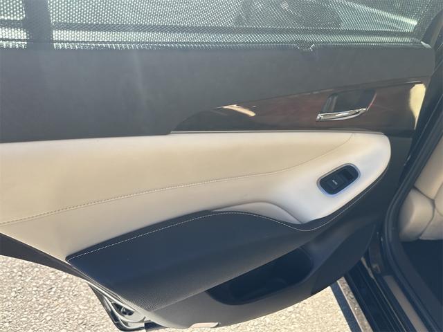 クラウンハイブリッド ロイヤルサルーンＧ　ＥＴＣ　オートクルーズコントロール　バックカメラ　ナビ　アルミホイール　オートマチックハイビーム　オートライト　ＨＩＤ　ＣＶＴ　シートヒーター　スマートキー　電動格納ミラー　盗難防止システム（40枚目）