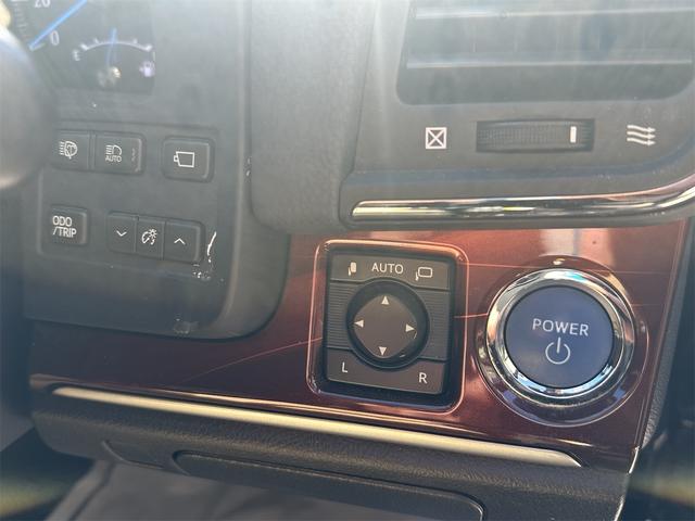 クラウンハイブリッド ロイヤルサルーンＧ　ＥＴＣ　オートクルーズコントロール　バックカメラ　ナビ　アルミホイール　オートマチックハイビーム　オートライト　ＨＩＤ　ＣＶＴ　シートヒーター　スマートキー　電動格納ミラー　盗難防止システム（45枚目）