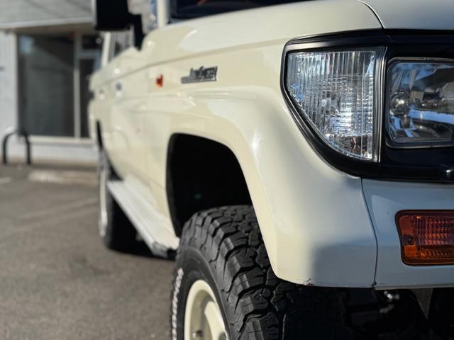 ランドクルーザープラド SXワイド 排ガス対策済み!日本全国登録可能! リビルトエンジン載せ替え済み! ナローボディー加工済み オールドイングリッシュホワイト塗装済み 2インチリフトアップ ブラッドレイV16アルミホイール ナルディー(15枚目)