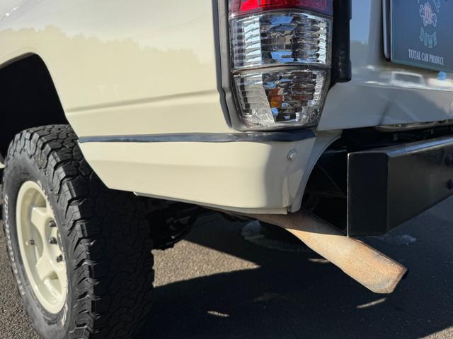 ランドクルーザープラド SXワイド 排ガス対策済み!日本全国登録可能! リビルトエンジン載せ替え済み! ナローボディー加工済み オールドイングリッシュホワイト塗装済み 2インチリフトアップ ブラッドレイV16アルミホイール ナルディー(21枚目)