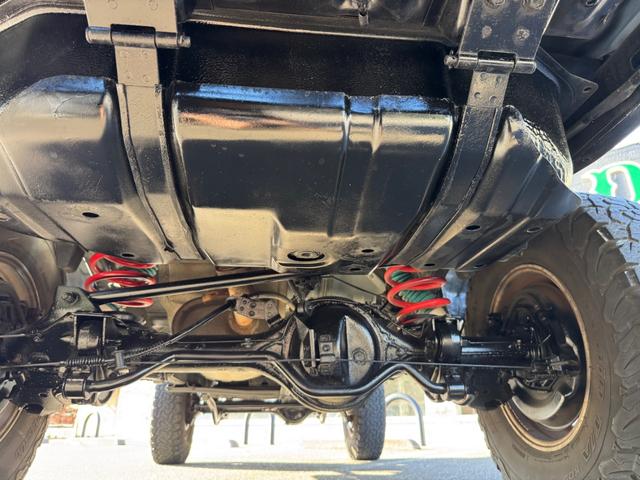 ランドクルーザープラド SXワイド 排ガス対策済み!日本全国登録可能! リビルトエンジン載せ替え済み! ナローボディー加工済み オールドイングリッシュホワイト塗装済み 2インチリフトアップ ブラッドレイV16アルミホイール ナルディー(48枚目)