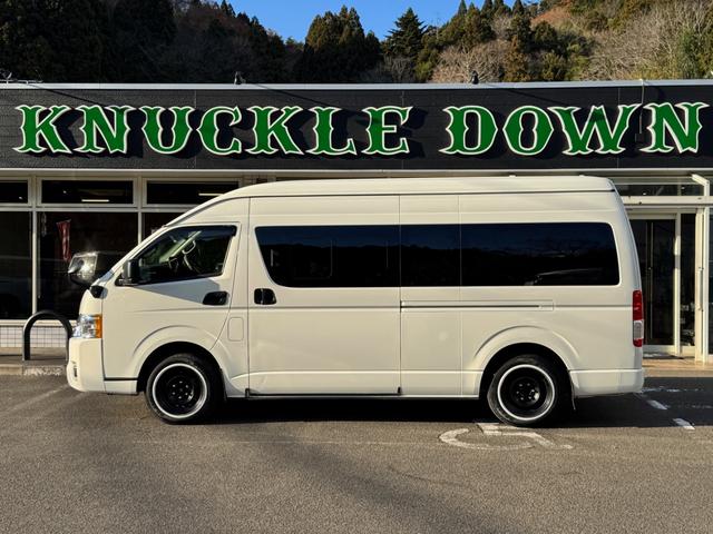 ハイエースバン ＤＸ　ＧＬパッケージ　ディーゼル４ＷＤ　寒冷地仕様　パノラミックビューモニター　デジタルインナーミラーシートカバー装着済み　８ナンバー２年車検取得済み　デットニング施工済み　床板張り　ノックスドール施工済み（9枚目）