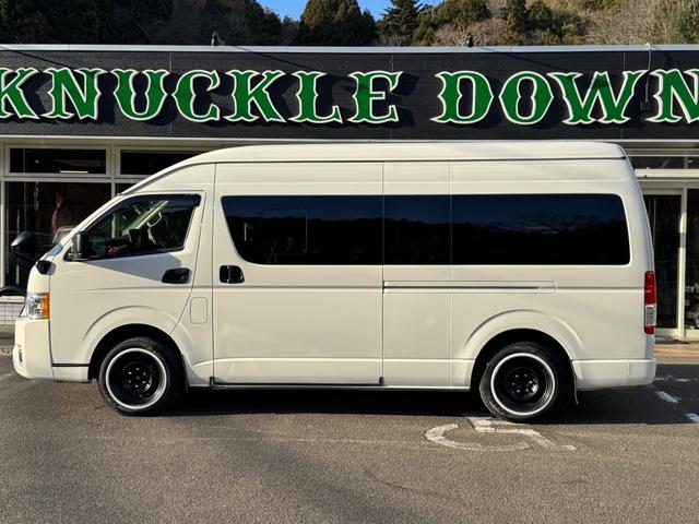 ハイエースバン ＤＸ　ＧＬパッケージ　ディーゼル４ＷＤ　寒冷地仕様　パノラミックビューモニター　デジタルインナーミラーシートカバー装着済み　８ナンバー２年車検取得済み　デットニング施工済み　床板張り　ノックスドール施工済み（11枚目）