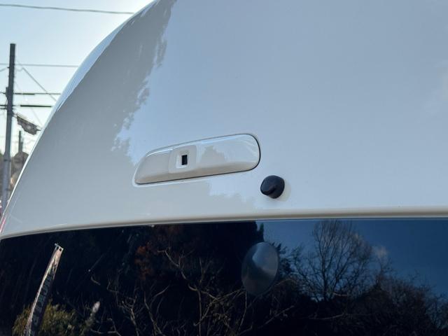 ハイエースバン ＤＸ　ＧＬパッケージ　ディーゼル４ＷＤ　寒冷地仕様　パノラミックビューモニター　デジタルインナーミラーシートカバー装着済み　８ナンバー２年車検取得済み　デットニング施工済み　床板張り　ノックスドール施工済み（21枚目）