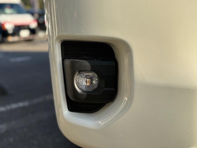 ハイエースバン ＤＸ　ＧＬパッケージ　ディーゼル４ＷＤ　寒冷地仕様　パノラミックビューモニター　デジタルインナーミラーシートカバー装着済み　８ナンバー２年車検取得済み　デットニング施工済み　床板張り　ノックスドール施工済み（26枚目）